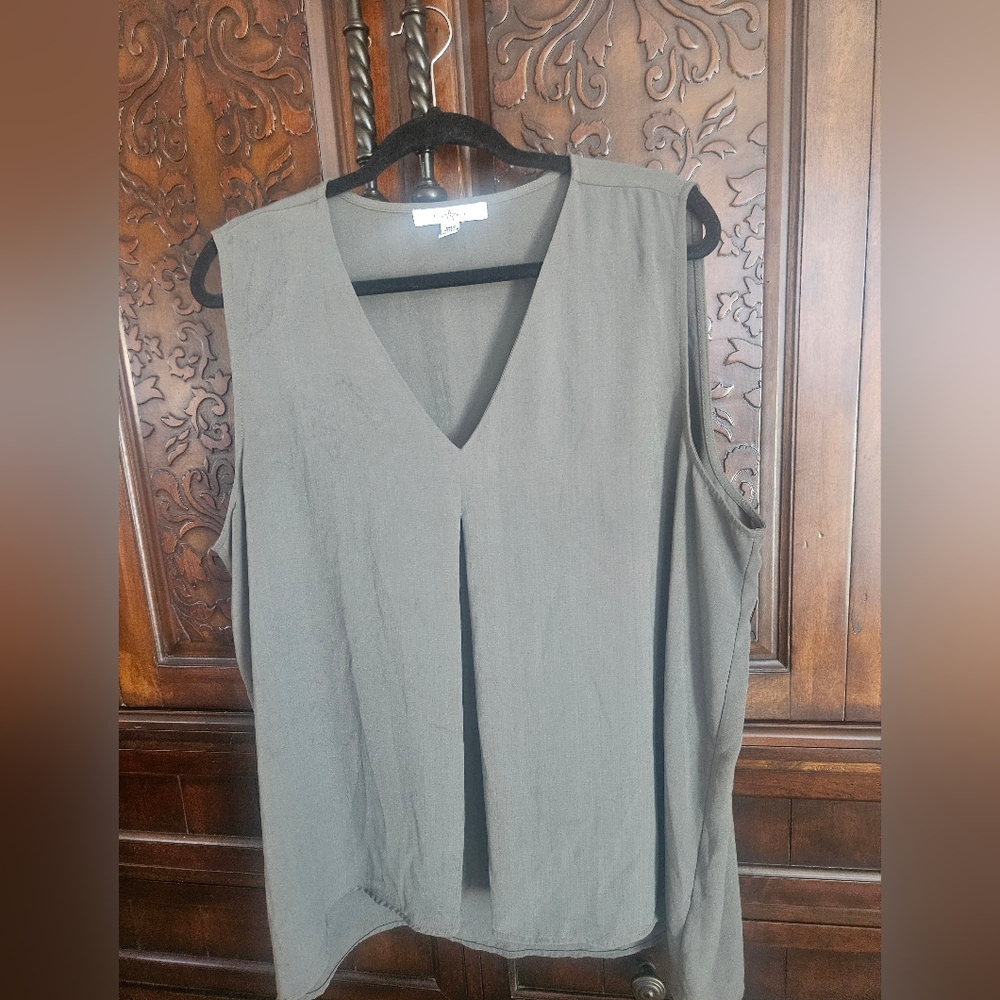 Sleeveless V-Neck Pleated Tank Top - Olive